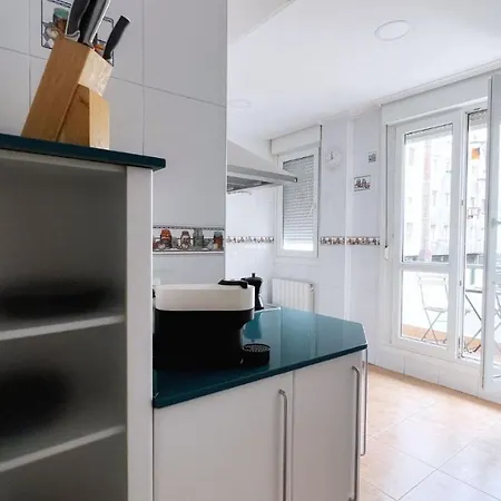 Céntrica Y Amplia Vivienda Turística Con Wifi Appartamento *